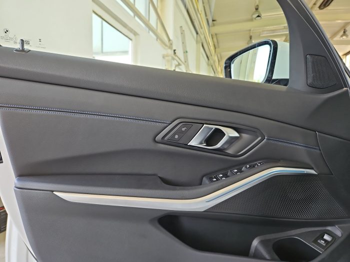BMW Seria 3, 330D XDRIVE, 2024, 25208 km