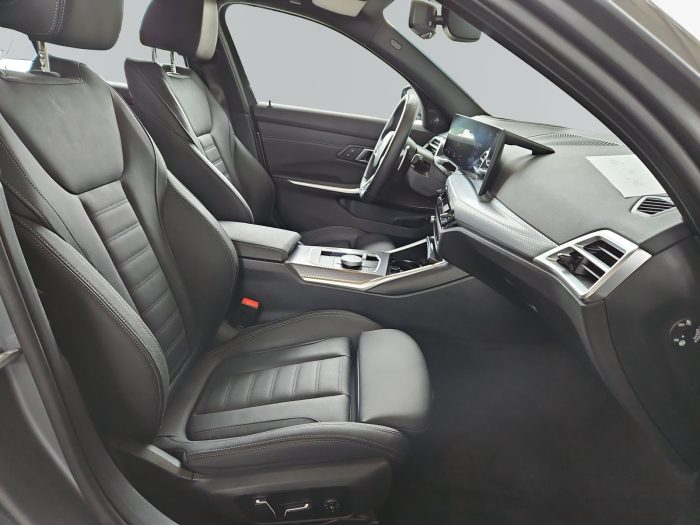 BMW Seria 3, 330E XDRIVE, 2024, 19918 km