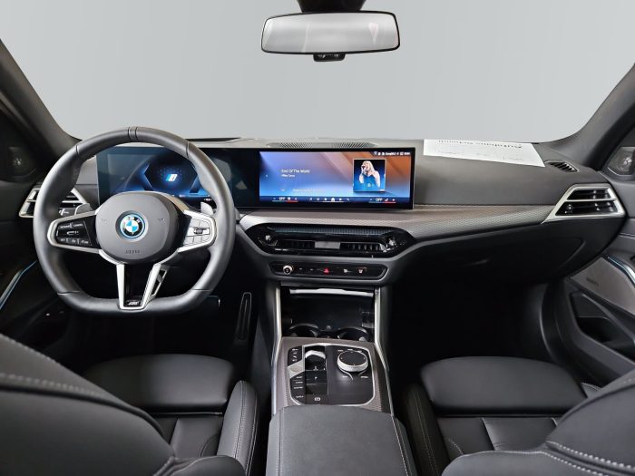 BMW Seria 3, 330E XDRIVE, 2024, 19918 km