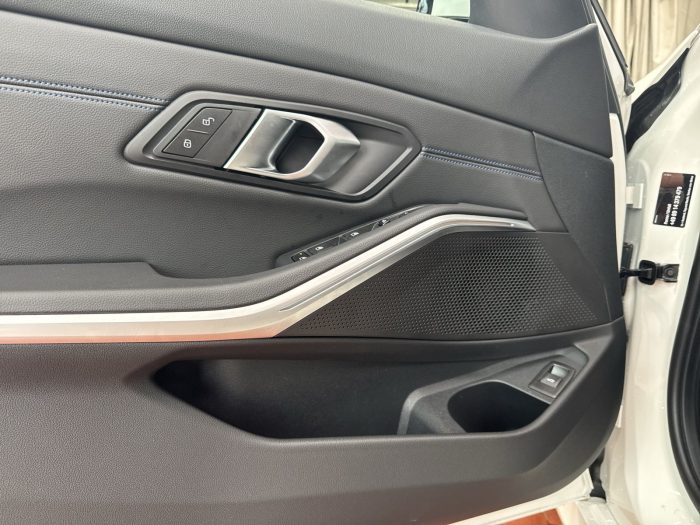 BMW Seria 3, 318D, 2025, 8239 km
