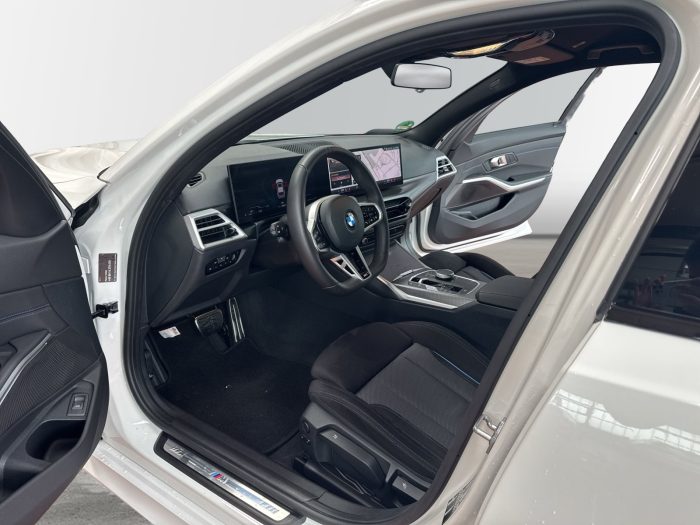 BMW Seria 3, 318D, 2025, 8239 km