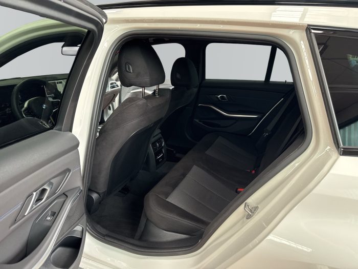 BMW Seria 3, 318D, 2025, 8239 km