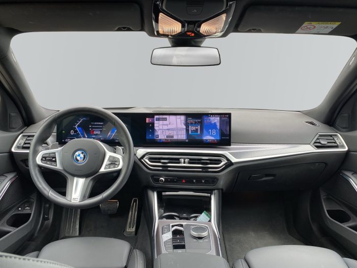 BMW Seria 3, 330E XDRIVE, 2024, 28780 km