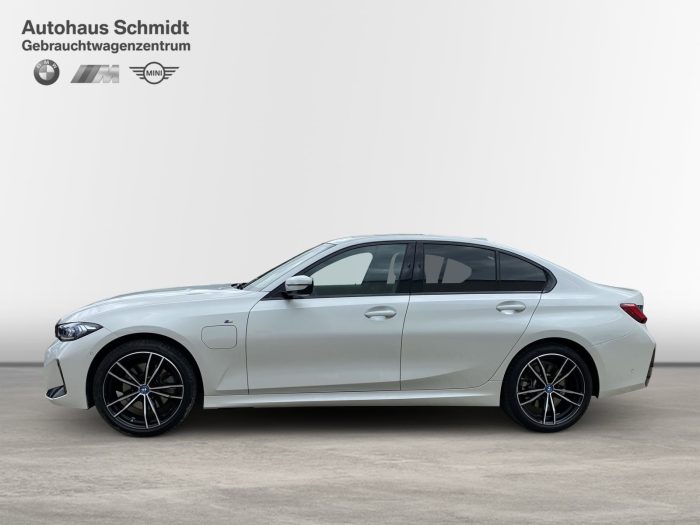 BMW Seria 3, 330E XDRIVE, 2024, 28780 km