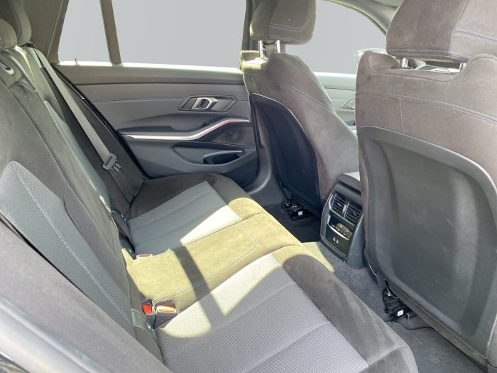 BMW Seria 3, 320I, 2025, 26148 km