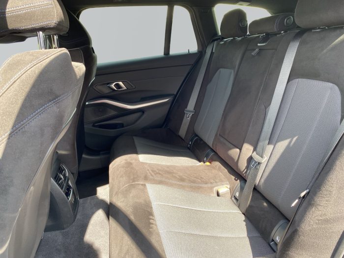 BMW Seria 3, 320I, 2025, 26148 km