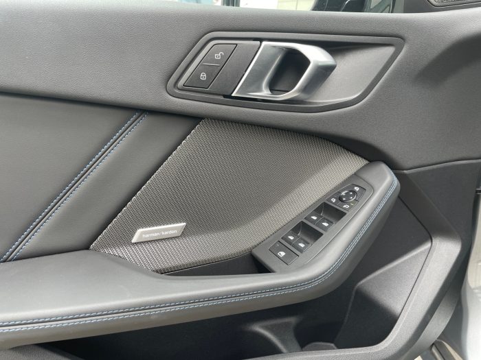 BMW Seria 1, 120 HATCH 5 USI, 2024, 5300 km