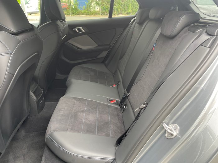 BMW Seria 1, 120 HATCH 5 USI, 2024, 5300 km