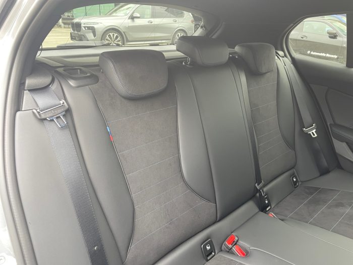 BMW Seria 1, 120 HATCH 5 USI, 2024, 5300 km