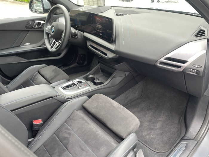 BMW Seria 1, 120 HATCH 5 USI, 2024, 5300 km