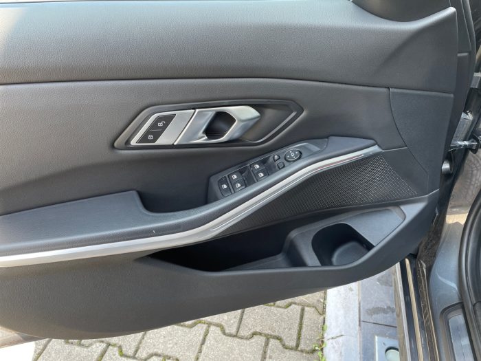 BMW Seria 3, 320D XDRIVE, 2022, 61130 km