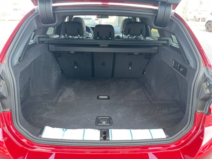 BMW Seria 3, 320I TOURING, 2025, 6889 km