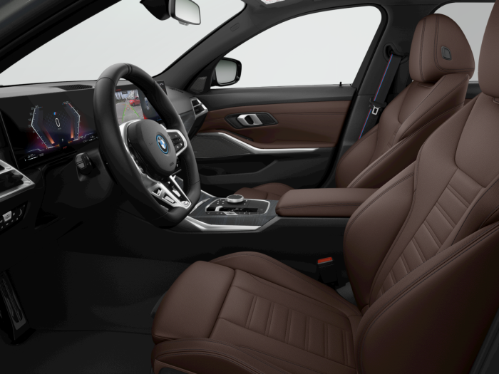 BMW Seria 3, 330E XDRIVE TOURING, 2024, 8200 km