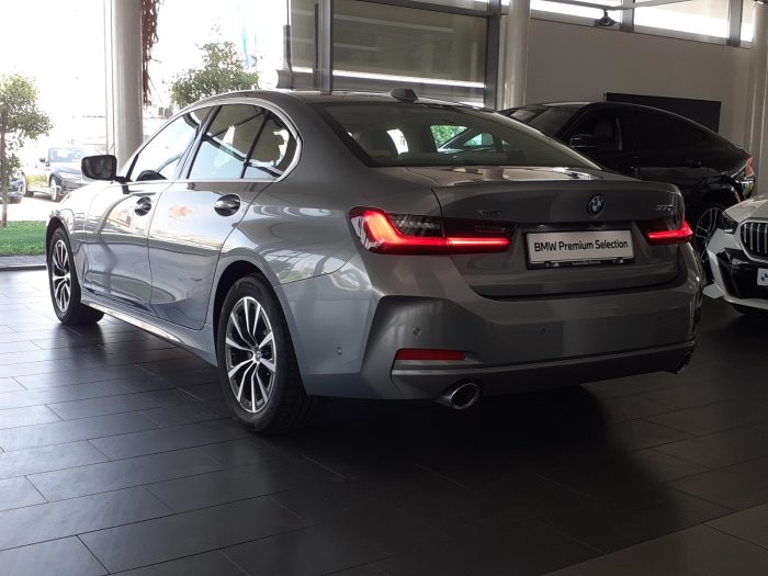 BMW Seria 3, 330E XDRIVE, 2024, 18700 km