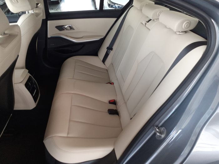 BMW Seria 3, 330E XDRIVE, 2024, 18700 km