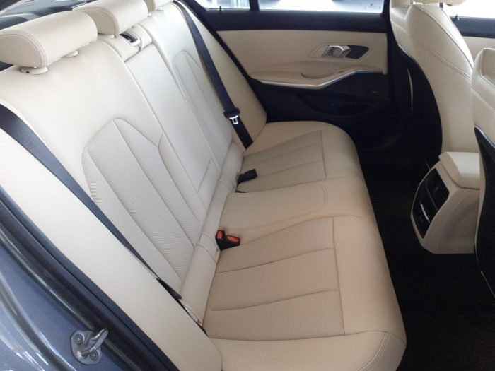 BMW Seria 3, 330E XDRIVE, 2024, 18700 km