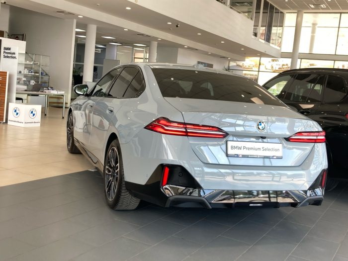 BMW Seria 5, 520I, 2024, 25316 km