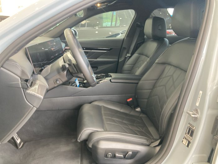 BMW Seria 5, 520I, 2024, 25316 km