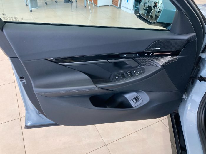BMW Seria 5, 520I, 2024, 25316 km