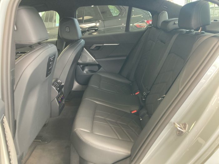 BMW Seria 5, 520I, 2024, 25316 km