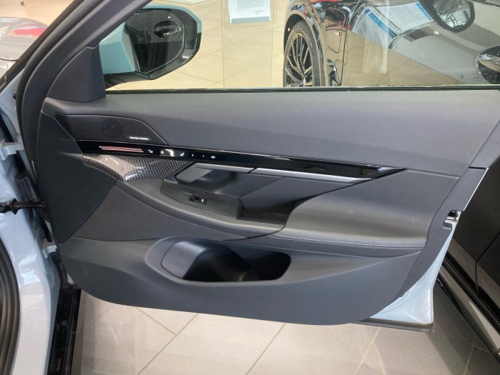 BMW Seria 5, 520I, 2024, 25316 km
