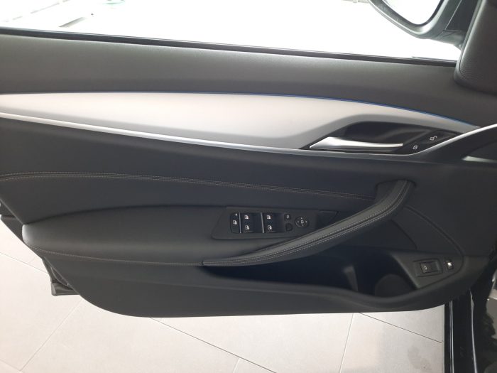 BMW Seria 5, 530E, 2023, 34700 km
