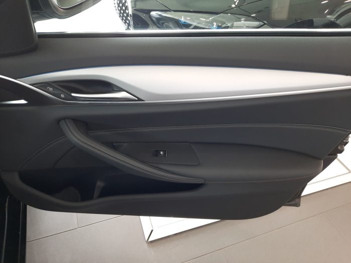 BMW Seria 5, 530E, 2023, 34700 km