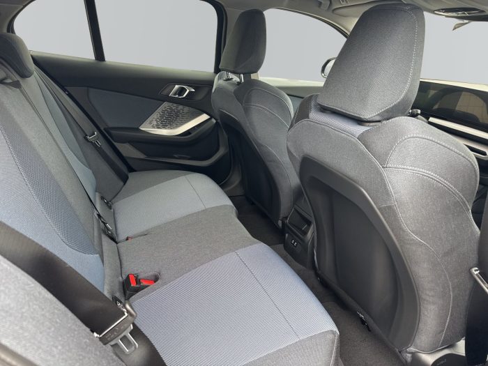 BMW Seria 1, 118D, 2024, 7915 km