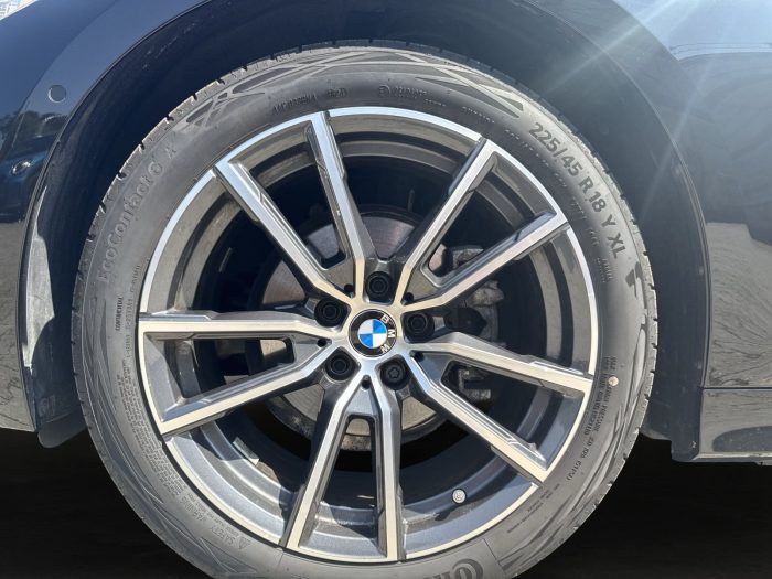 BMW Seria 3, 318I, 2024, 6676 km
