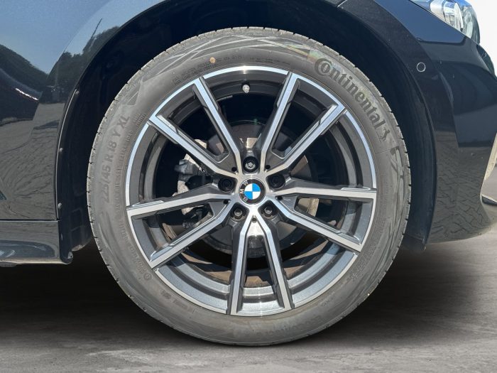 BMW Seria 3, 318I, 2024, 5614 km