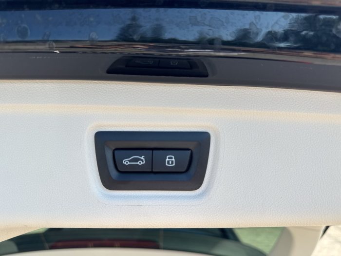 BMW Seria 3, 318I, 2024, 5614 km