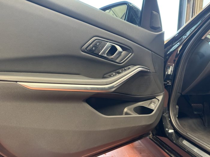 BMW Seria 3, 318I, 2024, 6013 km