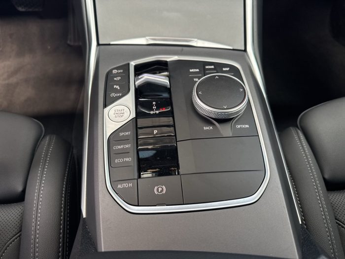 BMW Seria 3, 318I, 2024, 6013 km