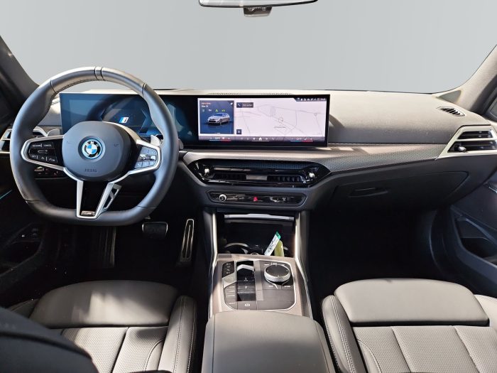 BMW Seria 3, 330E XDRIVE, 2024, 33332 km