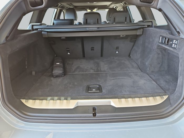 BMW Seria 3, 330E XDRIVE, 2024, 33332 km