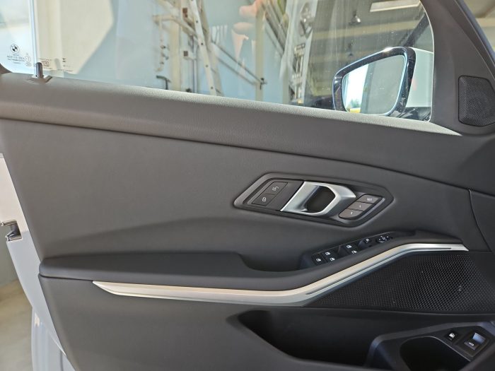 BMW Seria 3, 330E XDRIVE, 2024, 33332 km