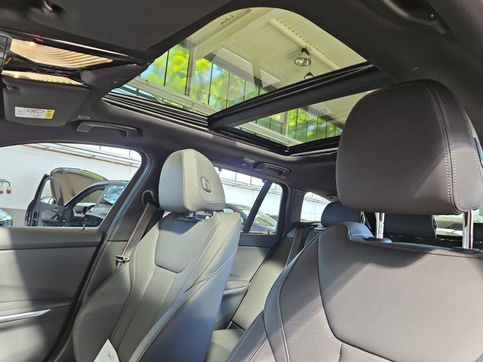 BMW Seria 3, 330E XDRIVE, 2024, 33332 km