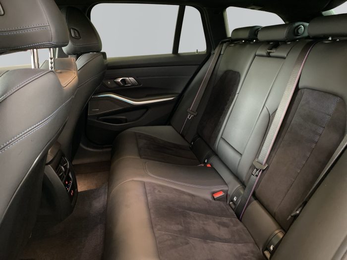 BMW Seria 3, 330E XDRIVE, 2024, 29120 km