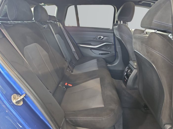 BMW Seria 3, 330E XDRIVE, 2024, 30747 km