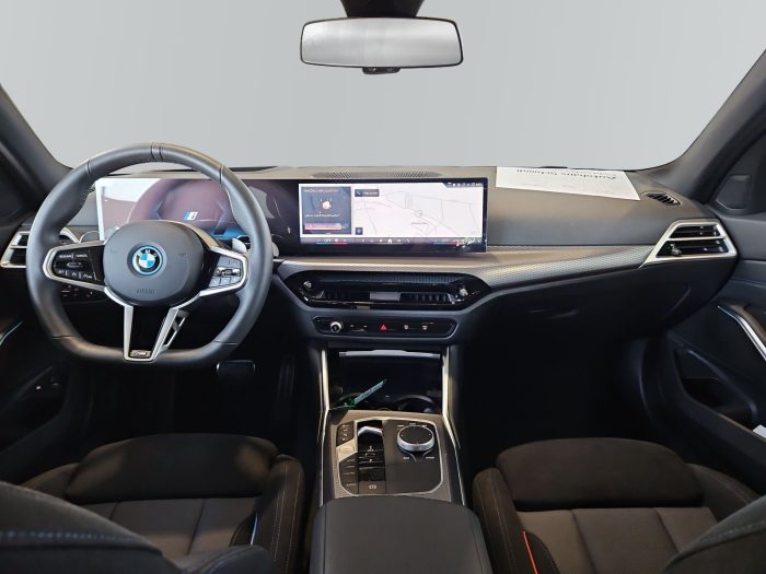 BMW Seria 3, 330E XDRIVE, 2024, 30747 km