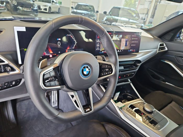 BMW Seria 3, 330E XDRIVE, 2024, 30747 km