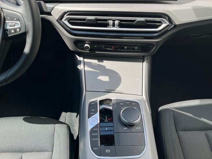 BMW Seria 3, 318I, 2024, 19047 km