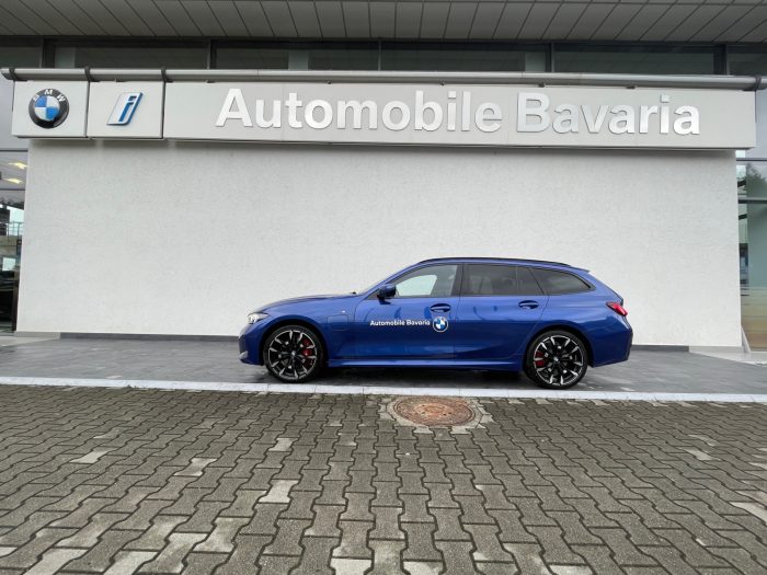 BMW Seria 3, 330E XDRIVE TOURING, 2024, 7971 km