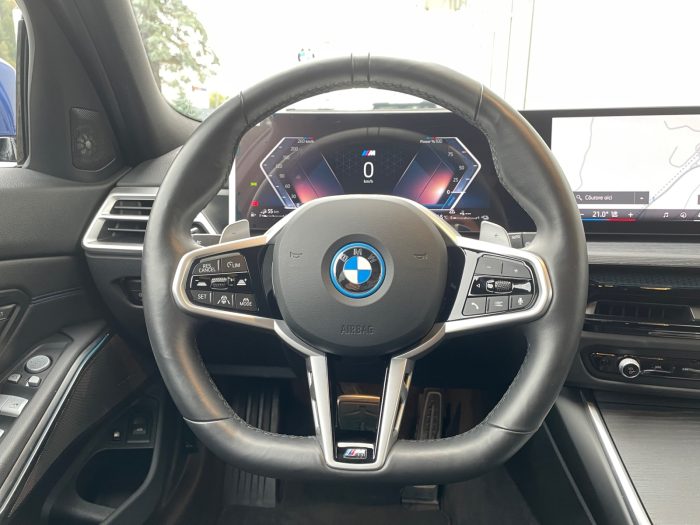 BMW Seria 3, 330E XDRIVE TOURING, 2024, 7971 km