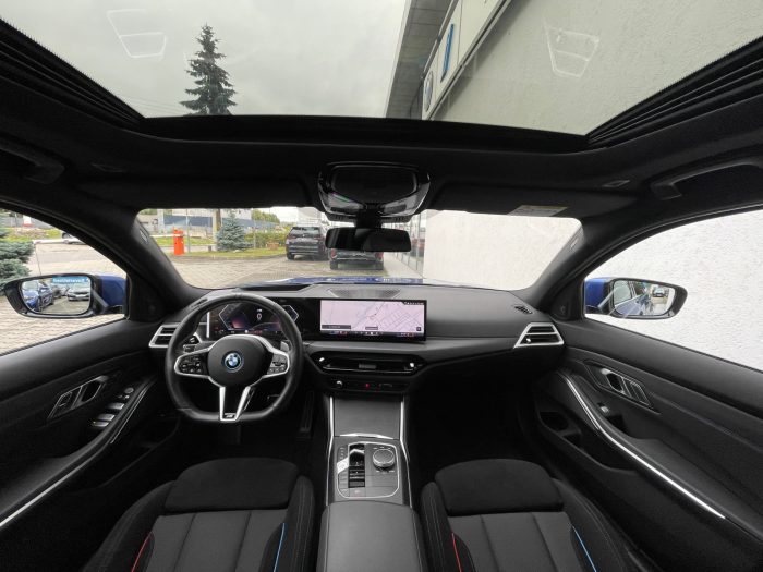 BMW Seria 3, 330E XDRIVE TOURING, 2024, 7971 km