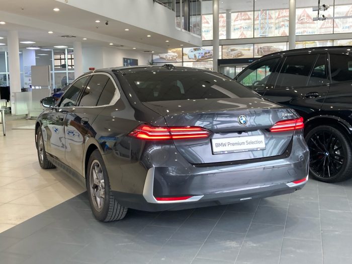 BMW Seria 5, 520D, 2024, 37477 km