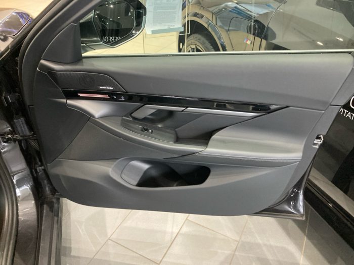 BMW Seria 5, 520D, 2024, 37477 km