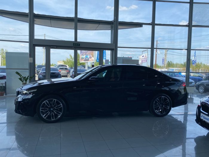 BMW Seria 5, 520I, 2024, 12950 km