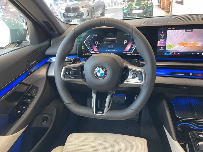 BMW Seria 5, 520I, 2025, 2000 km