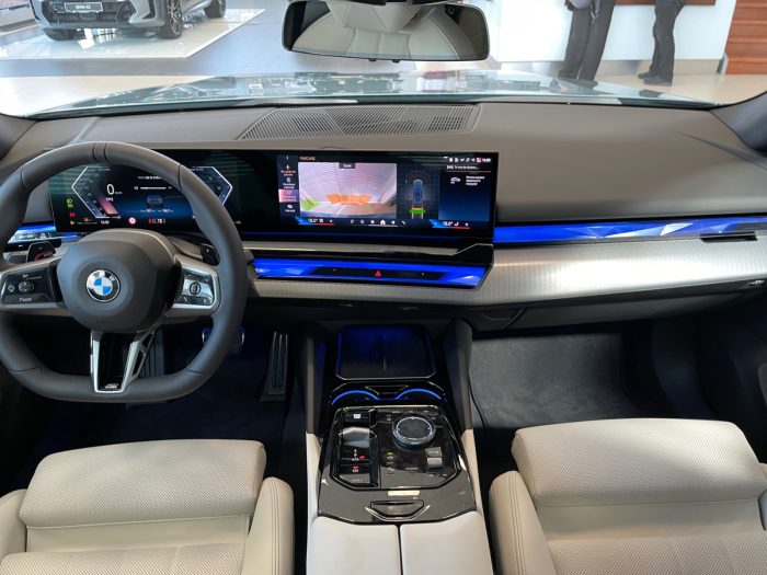 BMW Seria 5, 520I, 2025, 2000 km
